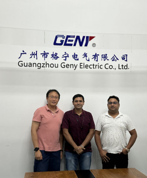 에 대한 최신 회사 뉴스 GENY Electric Co., Ltd는 전기 미터 캘리브레이션 장비의 수용 및 훈련을 위해 인도 고객을 호스팅했습니다.