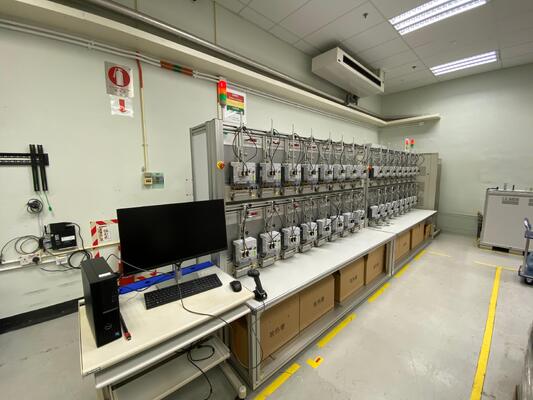 좋은 가격 YC1893D 삼상 스마트 미터 시험 시스템 (32개 포지션, 160A 전류 출력, 0.02급 정확도) 온라인으로